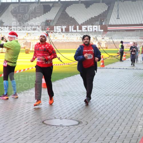 07.12.2025 - St. Pauli X-Mass-Run No. 15 Luisa Fischer http://msf.ph/oto/9381865 07.12.2025 10:11:51 Ziel 71, 46, 59, 670, 1148, 1149, 1150, 1929, 1935, 1969, 2909, 3085, 3354, 3815, 3909, 4499, 4525, 4659, 4661, 4662 meine-sportfotos.de