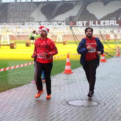 07.12.2025 - St. Pauli X-Mass-Run No. 15 Luisa Fischer http://msf.ph/oto/9381874 07.12.2025 10:11:52 Ziel 4662, 466, 059, 670, 1148, 1149, 1150, 1929, 1935, 1969, 2909, 3085, 3354, 3815, 3909, 4499, 4525, 4659, 4661, 4662 meine-sportfotos.de