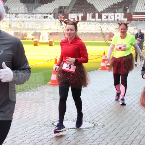 07.12.2025 - St. Pauli X-Mass-Run No. 15 Luisa Fischer http://msf.ph/oto/9381875 07.12.2025 10:47:15 Ziel 5, 2993, 58, 81, 2488, 58, 81, 221, 231, 479, 485, 639, 641, 821, 823, 824, 921, 1040, 1043, 1242, 1359, 1362, 1747, 1750, 1872, 1875, 2092, 2115, 2303, 2306, 2488, 2536, 2957, 2960, 2965, 2989, 2993, 2998, 3001, 3029, 3123, 4593 meine-sportfotos.de