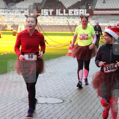 07.12.2025 - St. Pauli X-Mass-Run No. 15 Luisa Fischer http://msf.ph/oto/9381878 07.12.2025 10:47:16 Ziel 5, 58, 81, 5, 2488, 58, 81, 221, 231, 479, 485, 639, 641, 821, 823, 824, 921, 1040, 1043, 1242, 1359, 1362, 1747, 1750, 1872, 1875, 2092, 2115, 2488, 2536, 2957, 2960, 2965, 2989, 2993, 2998, 3001, 3029, 3123, 4593 meine-sportfotos.de
