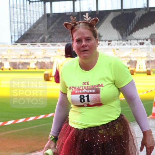 07.12.2025 - St. Pauli X-Mass-Run No. 15 Luisa Fischer http://msf.ph/oto/9381898 07.12.2025 10:47:19 Ziel 15, 81, 58, 81, 221, 231, 479, 485, 639, 641, 821, 823, 824, 921, 1171, 1242, 1359, 1362, 1747, 1750, 1819, 1872, 1875, 2092, 2115, 2488, 2536, 2957, 2965, 2989, 2993, 2998, 3001, 3029, 3123, 3344, 4593 meine-sportfotos.de