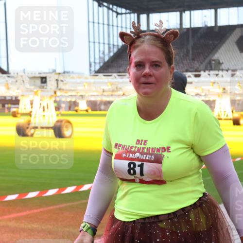 07.12.2025 - St. Pauli X-Mass-Run No. 15 Luisa Fischer http://msf.ph/oto/9381901 07.12.2025 10:47:20 Ziel 15, 81, 58, 81, 221, 231, 479, 485, 639, 821, 823, 824, 921, 1171, 1242, 1359, 1362, 1747, 1750, 1819, 1872, 1875, 2115, 2200, 2488, 2536, 2957, 2965, 2989, 2993, 2998, 3001, 3029, 3123, 3344, 4593 meine-sportfotos.de