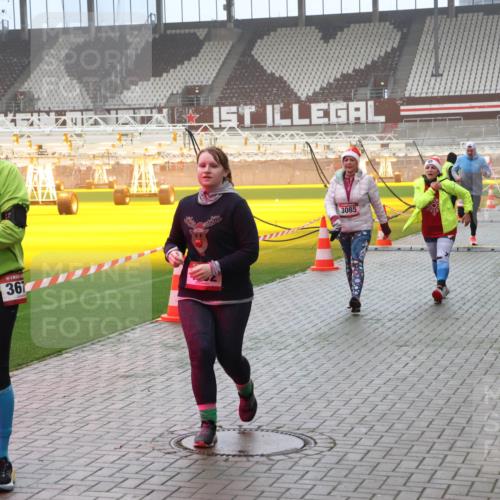07.12.2025 - St. Pauli X-Mass-Run No. 15 Luisa Fischer http://msf.ph/oto/9381902 07.12.2025 10:12:00 Ziel 367, 3085, 670, 1687, 1969, 2906, 2909, 3085, 3354, 3761, 3767, 3815, 3909, 3932, 3935, 4499, 4525, 4659, 4661, 4662 meine-sportfotos.de