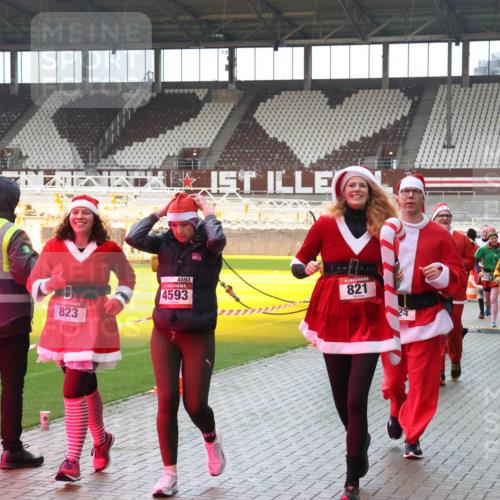 07.12.2025 - St. Pauli X-Mass-Run No. 15 Luisa Fischer http://msf.ph/oto/9381909 07.12.2025 10:47:24 Ziel 823, 4593, 4593, 821, 1750, 58, 81, 221, 231, 821, 823, 824, 921, 1171, 1242, 1359, 1362, 1747, 1750, 1819, 1872, 1875, 2115, 2200, 2488, 2536, 2683, 2684, 2957, 2965, 2989, 2993, 2998, 3001, 3029, 3123, 3344, 4593 meine-sportfotos.de