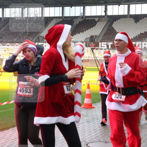 07.12.2025 - St. Pauli X-Mass-Run No. 15 Luisa Fischer http://msf.ph/oto/9381920 07.12.2025 10:47:26 Ziel 4593, 15, 4593, 82, 824, 58, 81, 221, 231, 821, 823, 824, 921, 1171, 1242, 1359, 1362, 1747, 1750, 1819, 1872, 1875, 2115, 2200, 2488, 2536, 2683, 2684, 2957, 2965, 2989, 2993, 3001, 3029, 3123, 3344, 4593 meine-sportfotos.de