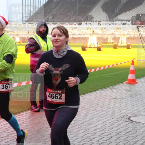 07.12.2025 - St. Pauli X-Mass-Run No. 15 Luisa Fischer http://msf.ph/oto/9381924 07.12.2025 10:12:01 Ziel 3671, 5, 4662, 3085, 670, 1687, 1969, 2906, 2909, 3085, 3354, 3761, 3767, 3815, 3909, 3932, 3935, 4499, 4525, 4659, 4661, 4662 meine-sportfotos.de