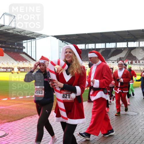 07.12.2025 - St. Pauli X-Mass-Run No. 15 Luisa Fischer http://msf.ph/oto/9381930 07.12.2025 10:47:28 Ziel 4593, 15, 4593, 15, 821, 1750, 58, 81, 231, 821, 823, 824, 1171, 1359, 1362, 1747, 1750, 1819, 1872, 1875, 2115, 2200, 2488, 2536, 2683, 2684, 2957, 2989, 2993, 3029, 3123, 3344, 4593 meine-sportfotos.de