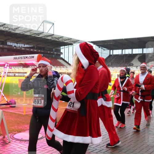 07.12.2025 - St. Pauli X-Mass-Run No. 15 Luisa Fischer http://msf.ph/oto/9381932 07.12.2025 10:47:28 Ziel 4593, 15, 4593, 821, 75, 747, 58, 81, 231, 821, 823, 824, 1171, 1359, 1362, 1747, 1750, 1819, 1872, 1875, 2115, 2200, 2488, 2536, 2683, 2684, 2957, 2989, 2993, 3029, 3123, 3344, 4593 meine-sportfotos.de