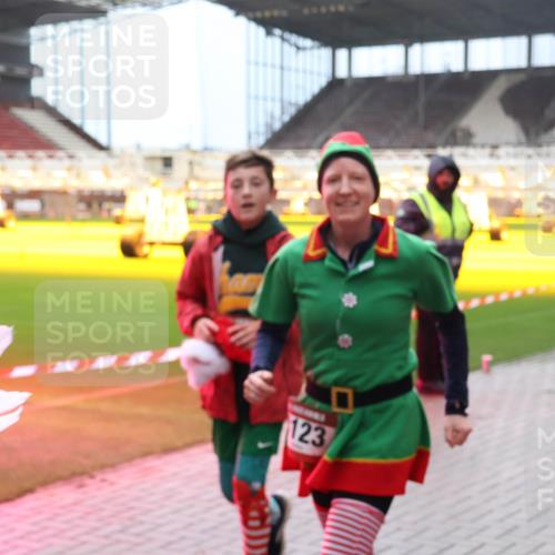 07.12.2025 - St. Pauli X-Mass-Run No. 15 Luisa Fischer http://msf.ph/oto/9381938 07.12.2025 10:47:33 Ziel 123, 58, 60, 81, 231, 309, 522, 523, 821, 823, 824, 1171, 1359, 1362, 1747, 1750, 1819, 1847, 1848, 1863, 1872, 1875, 2115, 2200, 2488, 2683, 2684, 2957, 2989, 2993, 3029, 3123, 3344, 3360, 4593 meine-sportfotos.de