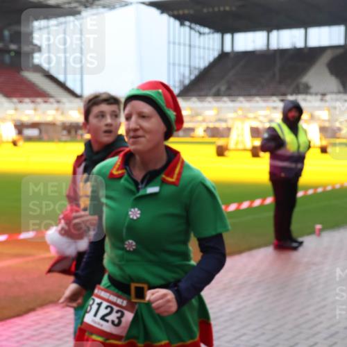 07.12.2025 - St. Pauli X-Mass-Run No. 15 Luisa Fischer http://msf.ph/oto/9381942 07.12.2025 10:47:33 Ziel 3123, 58, 60, 81, 231, 309, 522, 523, 821, 823, 824, 1171, 1359, 1362, 1747, 1750, 1819, 1847, 1848, 1863, 1872, 1875, 2115, 2200, 2488, 2683, 2684, 2957, 2989, 2993, 3029, 3123, 3344, 3360, 4593 meine-sportfotos.de
