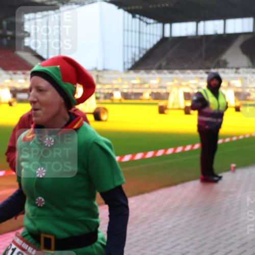 07.12.2025 - St. Pauli X-Mass-Run No. 15 Luisa Fischer http://msf.ph/oto/9381944 07.12.2025 10:47:33 Ziel 58, 60, 81, 231, 309, 522, 523, 821, 823, 824, 1171, 1359, 1362, 1747, 1750, 1819, 1847, 1848, 1863, 1872, 1875, 2115, 2200, 2488, 2683, 2684, 2957, 2989, 2993, 3029, 3123, 3344, 3360, 4593 meine-sportfotos.de