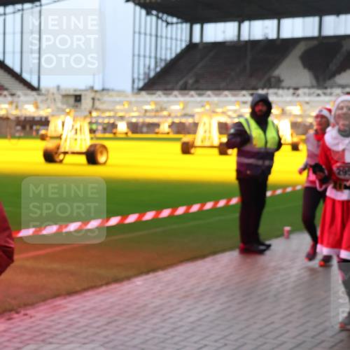 07.12.2025 - St. Pauli X-Mass-Run No. 15 Luisa Fischer http://msf.ph/oto/9381946 07.12.2025 10:47:33 Ziel 2957, 58, 60, 81, 231, 309, 522, 523, 821, 823, 824, 1171, 1359, 1362, 1747, 1750, 1819, 1847, 1848, 1863, 1872, 1875, 2115, 2200, 2488, 2683, 2684, 2957, 2989, 2993, 3029, 3123, 3344, 3360, 4593 meine-sportfotos.de