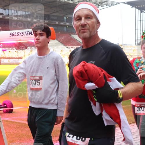 07.12.2025 - St. Pauli X-Mass-Run No. 15 Luisa Fischer http://msf.ph/oto/9381948 07.12.2025 11:20:34 Ziel 15, 3075, 2700, 373, 2217, 2577, 2578, 2581, 2771, 3075, 3129, 3157, 3160, 3170, 3309, 3324, 3822, 3823, 4637 meine-sportfotos.de