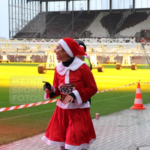 07.12.2025 - St. Pauli X-Mass-Run No. 15 Luisa Fischer http://msf.ph/oto/9381951 07.12.2025 10:47:34 Ziel 15, 2957, 58, 60, 81, 231, 309, 522, 523, 821, 823, 824, 1171, 1182, 1359, 1362, 1747, 1750, 1819, 1847, 1848, 1863, 1872, 1875, 2115, 2200, 2488, 2683, 2684, 2957, 2989, 2993, 3029, 3123, 3344, 3360, 4593, 4853, 4868 meine-sportfotos.de