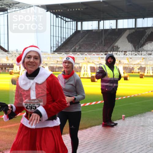 07.12.2025 - St. Pauli X-Mass-Run No. 15 Luisa Fischer http://msf.ph/oto/9381956 07.12.2025 10:47:35 Ziel 15, 2957, 60, 81, 231, 309, 522, 523, 821, 823, 824, 1171, 1182, 1359, 1362, 1747, 1750, 1819, 1847, 1848, 1863, 1872, 1875, 2115, 2200, 2683, 2684, 2957, 2989, 2993, 3029, 3101, 3102, 3123, 3344, 3360, 4593, 4853, 4868, 4869 meine-sportfotos.de