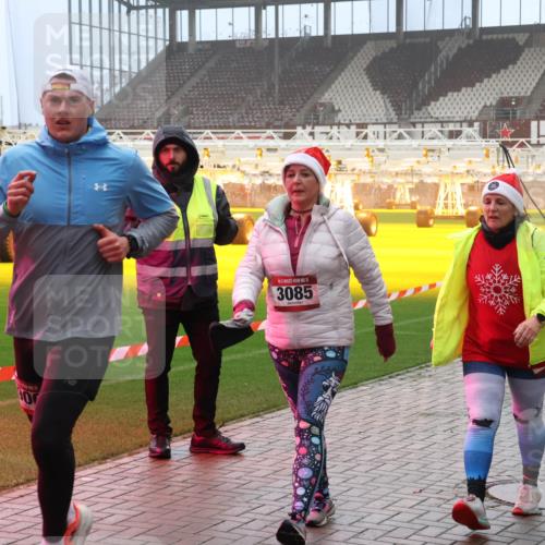 07.12.2025 - St. Pauli X-Mass-Run No. 15 Luisa Fischer http://msf.ph/oto/9381968 07.12.2025 10:12:04 Ziel 15, 3085, 670, 1687, 1688, 1969, 2906, 2909, 3085, 3354, 3761, 3767, 3815, 3909, 3932, 3935, 4499, 4525, 4659, 4661, 4662 meine-sportfotos.de