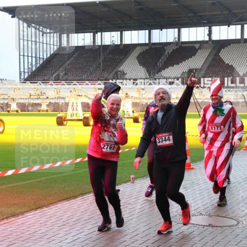 07.12.2025 - St. Pauli X-Mass-Run No. 15 Luisa Fischer http://msf.ph/oto/9381994 07.12.2025 10:47:43 Ziel 2761, 3344, 1171, 181, 1240, 60, 78, 231, 309, 522, 523, 821, 823, 824, 1171, 1182, 1359, 1362, 1747, 1750, 1819, 1847, 1848, 1863, 1872, 1875, 2115, 2200, 2683, 2684, 2957, 3029, 3101, 3102, 3104, 3105, 3123, 3344, 3360, 4593, 4853, 4868, 4869 meine-sportfotos.de