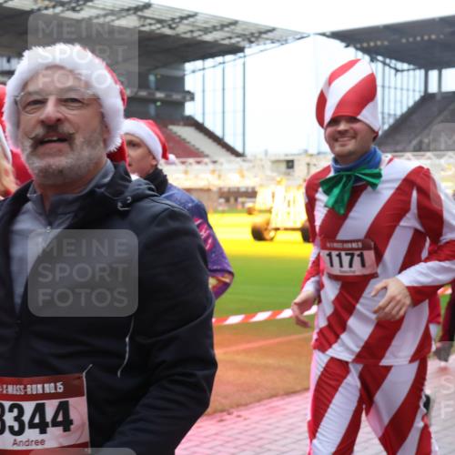 07.12.2025 - St. Pauli X-Mass-Run No. 15 Luisa Fischer http://msf.ph/oto/9382012 07.12.2025 10:47:46 Ziel 15, 3344, 1171, 819, 60, 78, 231, 309, 522, 523, 821, 823, 824, 1171, 1182, 1359, 1362, 1747, 1750, 1819, 1847, 1848, 1863, 1872, 1875, 2115, 2200, 2683, 2684, 2690, 2957, 3029, 3101, 3102, 3104, 3105, 3123, 3344, 3360, 4615, 4618, 4853, 4868, 4869 meine-sportfotos.de