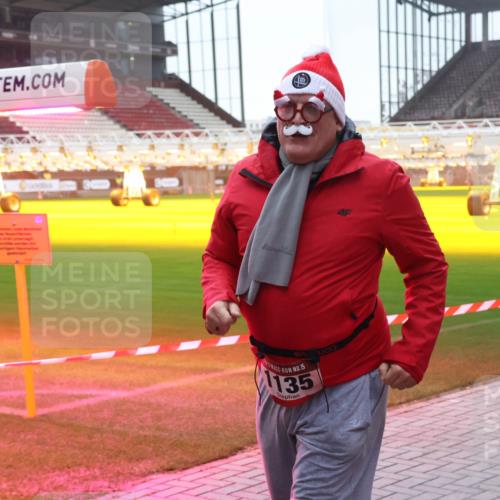 07.12.2025 - St. Pauli X-Mass-Run No. 15 Luisa Fischer http://msf.ph/oto/9382039 07.12.2025 11:21:08 Ziel 15, 135, 4, 540, 765, 1020, 1135, 1614, 2132, 2134, 2242, 2305, 2379, 2462, 2601, 3037, 3129, 3157, 3309, 4637 meine-sportfotos.de