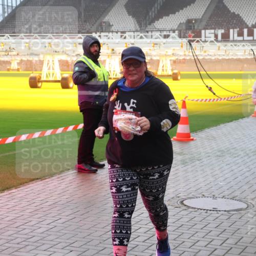 07.12.2025 - St. Pauli X-Mass-Run No. 15 Luisa Fischer http://msf.ph/oto/9382055 07.12.2025 10:12:17 Ziel 15, 3909, 670, 756, 1389, 1526, 1687, 1688, 1833, 2177, 2906, 2909, 3085, 3761, 3767, 3870, 3909, 3932, 3935, 4658, 4659, 4661, 4662 meine-sportfotos.de