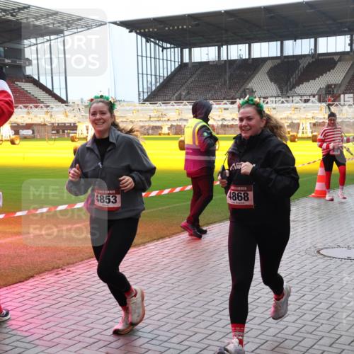 07.12.2025 - St. Pauli X-Mass-Run No. 15 Luisa Fischer http://msf.ph/oto/9382074 07.12.2025 10:47:54 Ziel 309, 15, 4853, 15, 4868, 310, 60, 78, 231, 309, 522, 523, 1171, 1182, 1555, 1750, 1819, 1847, 1848, 1863, 2115, 2200, 2490, 2566, 2683, 2684, 2690, 2957, 3029, 3101, 3102, 3104, 3105, 3123, 3344, 3360, 4072, 4615, 4618, 4853, 4868, 4869 meine-sportfotos.de