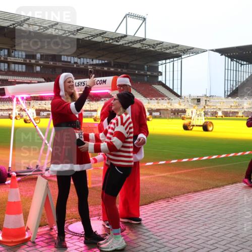 07.12.2025 - St. Pauli X-Mass-Run No. 15 Luisa Fischer http://msf.ph/oto/9382082 07.12.2025 10:47:59 Ziel 82, 60, 78, 282, 309, 513, 522, 523, 553, 1171, 1182, 1555, 1819, 1847, 1848, 1863, 2115, 2200, 2490, 2566, 2683, 2684, 2690, 3029, 3101, 3102, 3104, 3105, 3344, 3360, 4072, 4615, 4618, 4853, 4863, 4868, 4869 meine-sportfotos.de