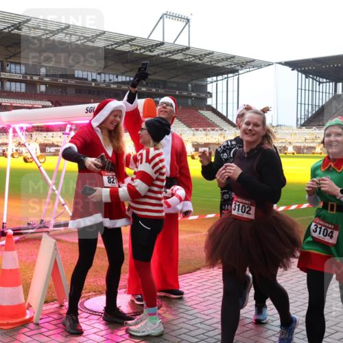 07.12.2025 - St. Pauli X-Mass-Run No. 15 Luisa Fischer http://msf.ph/oto/9382096 07.12.2025 10:48:02 Ziel 821, 3102, 3104, 60, 78, 282, 309, 513, 522, 523, 553, 1171, 1182, 1555, 1819, 1847, 1848, 1863, 2200, 2490, 2566, 2608, 2611, 2683, 2684, 2690, 3029, 3101, 3102, 3104, 3105, 3344, 3360, 4072, 4615, 4618, 4853, 4863, 4868, 4869 meine-sportfotos.de