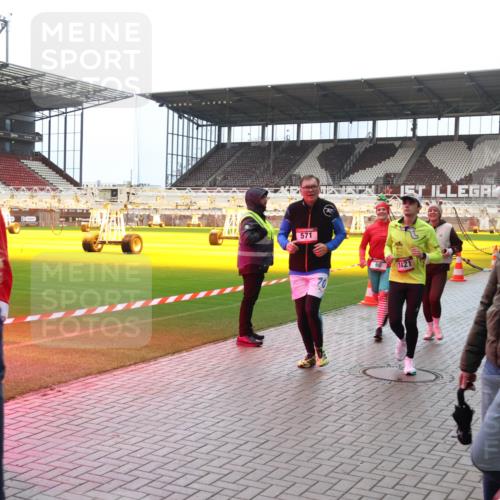 07.12.2025 - St. Pauli X-Mass-Run No. 15 Luisa Fischer http://msf.ph/oto/9382114 07.12.2025 10:48:04 Ziel 571, 20, 60, 1421, 60, 78, 282, 309, 513, 522, 523, 553, 1171, 1182, 1555, 1819, 1847, 1848, 1863, 2200, 2490, 2566, 2608, 2611, 2683, 2684, 2690, 3101, 3102, 3104, 3105, 3344, 3360, 4072, 4615, 4618, 4853, 4863, 4868, 4869 meine-sportfotos.de