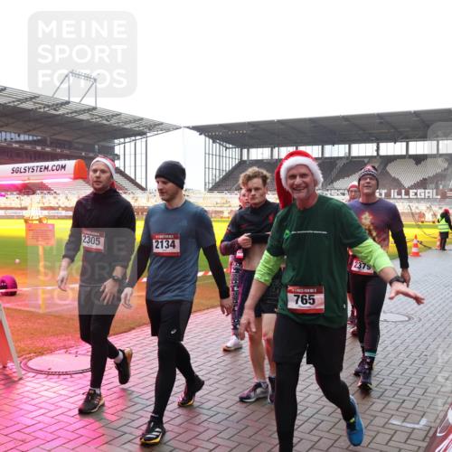 07.12.2025 - St. Pauli X-Mass-Run No. 15 Luisa Fischer http://msf.ph/oto/9382157 07.12.2025 11:21:27 Ziel 2305, 2134, 765, 2375, 540, 765, 1020, 1614, 2242, 2375, 2376, 2379, 2462, 2579, 2601, 2854, 2867, 3037, 3135, 3159, 3220, 3283 meine-sportfotos.de