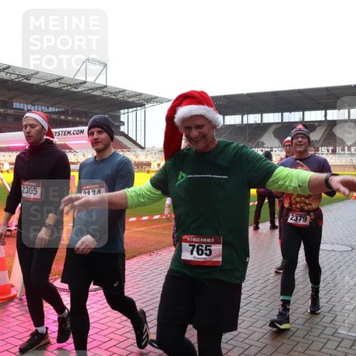 07.12.2025 - St. Pauli X-Mass-Run No. 15 Luisa Fischer http://msf.ph/oto/9382162 07.12.2025 11:21:27 Ziel 2305, 012, 15, 765, 2379, 540, 765, 1020, 1614, 2242, 2375, 2376, 2379, 2462, 2579, 2601, 2854, 2867, 3037, 3135, 3159, 3220, 3283 meine-sportfotos.de