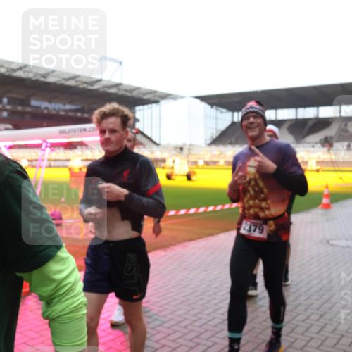07.12.2025 - St. Pauli X-Mass-Run No. 15 Luisa Fischer http://msf.ph/oto/9382170 07.12.2025 11:21:28 Ziel 2379, 540, 765, 1020, 2242, 2375, 2376, 2379, 2462, 2579, 2601, 2854, 2867, 3037, 3135, 3159, 3220, 3283 meine-sportfotos.de