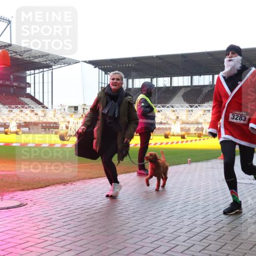 07.12.2025 - St. Pauli X-Mass-Run No. 15 Luisa Fischer http://msf.ph/oto/9382187 07.12.2025 11:21:44 Ziel 3283, 3037, 2854, 98, 105, 111, 232, 241, 540, 765, 1549, 1902, 1907, 2033, 2197, 2375, 2376, 2379, 2462, 2473, 2474, 2579, 2601, 2854, 2867, 3037, 3073, 3135, 3159, 3220, 3283 meine-sportfotos.de