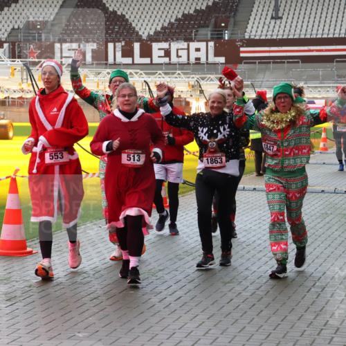 07.12.2025 - St. Pauli X-Mass-Run No. 15 Luisa Fischer http://msf.ph/oto/9382203 07.12.2025 10:48:21 Ziel 553, 513, 1863, 1847, 2146, 78, 282, 472, 513, 553, 1182, 1195, 1555, 1847, 1848, 1863, 2028, 2146, 2147, 2339, 2490, 2501, 2566, 2608, 2611, 2690, 3018, 3101, 3102, 3104, 3105, 3598, 4072, 4229, 4615, 4618, 4853, 4863, 4868, 4869 meine-sportfotos.de
