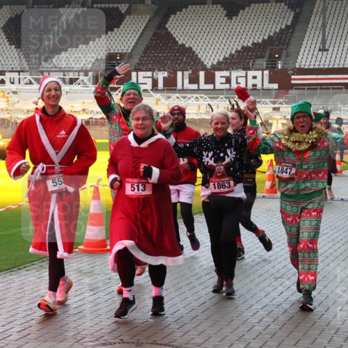 07.12.2025 - St. Pauli X-Mass-Run No. 15 Luisa Fischer http://msf.ph/oto/9382213 07.12.2025 10:48:22 Ziel 55, 1, 15, 513, 00, 1863, 1847, 2146, 78, 282, 472, 513, 553, 876, 1182, 1195, 1555, 2028, 2146, 2147, 2339, 2490, 2501, 2566, 2608, 2611, 2690, 3018, 3101, 3102, 3104, 3105, 3598, 4072, 4229, 4615, 4618, 4853, 4863, 4868, 4869 meine-sportfotos.de