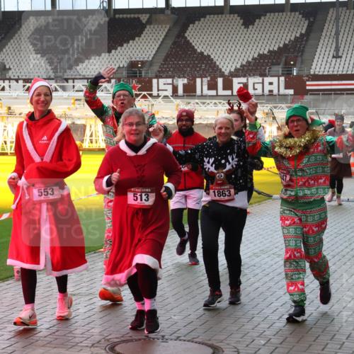 07.12.2025 - St. Pauli X-Mass-Run No. 15 Luisa Fischer http://msf.ph/oto/9382215 07.12.2025 10:48:22 Ziel 553, 5, 513, 1863, 2146, 78, 282, 472, 513, 553, 876, 1182, 1195, 1555, 2028, 2146, 2147, 2339, 2490, 2501, 2566, 2608, 2611, 2690, 3018, 3101, 3102, 3104, 3105, 3598, 4072, 4229, 4615, 4618, 4853, 4863, 4868, 4869 meine-sportfotos.de