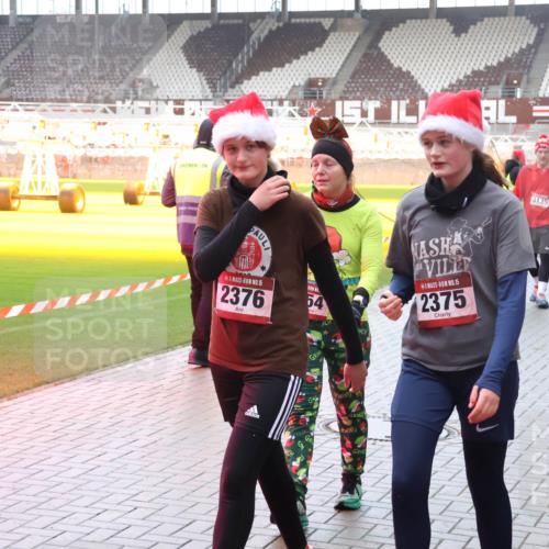07.12.2025 - St. Pauli X-Mass-Run No. 15 Luisa Fischer http://msf.ph/oto/9382219 07.12.2025 11:21:51 Ziel 15, 2376, 54, 15, 2375, 3135, 98, 105, 111, 232, 241, 1549, 1902, 1907, 1939, 2033, 2197, 2375, 2376, 2473, 2474, 2579, 2854, 2867, 3073, 3135, 3159, 3220, 3283 meine-sportfotos.de