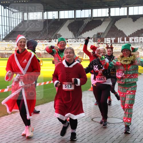 07.12.2025 - St. Pauli X-Mass-Run No. 15 Luisa Fischer http://msf.ph/oto/9382223 07.12.2025 10:48:23 Ziel 15, 513, 1863, 1847, 2146, 78, 282, 472, 513, 553, 876, 1195, 1555, 2028, 2146, 2147, 2339, 2490, 2501, 2566, 2608, 2611, 2690, 3018, 3101, 3102, 3104, 3105, 3598, 4072, 4229, 4615, 4618, 4863, 4869 meine-sportfotos.de