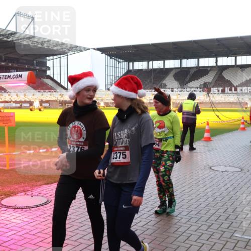 07.12.2025 - St. Pauli X-Mass-Run No. 15 Luisa Fischer http://msf.ph/oto/9382230 07.12.2025 11:21:52 Ziel 15, 2376, 15, 2375, 54, 3135, 98, 105, 111, 232, 241, 1549, 1902, 1907, 1939, 2033, 2197, 2375, 2376, 2473, 2474, 2579, 2854, 2867, 3073, 3135, 3159, 3220, 3283 meine-sportfotos.de