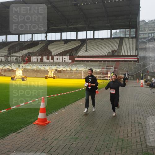 07.12.2025 - St. Pauli X-Mass-Run No. 15 Fabian Wolf http://msf.ph/oto/9382234 07.12.2025 10:09:41 Ziel 800, 1026, 1172, 1191, 1243, 1248 meine-sportfotos.de