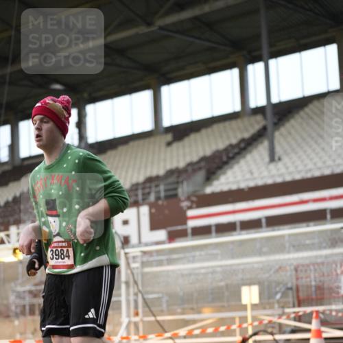 07.12.2025 - St. Pauli X-Mass-Run No. 15 Patografie http://msf.ph/oto/9382239 07.12.2025 10:21:05 Ziel 1386, 1407, 1898, 1900, 2565, 3984, 4338 meine-sportfotos.de