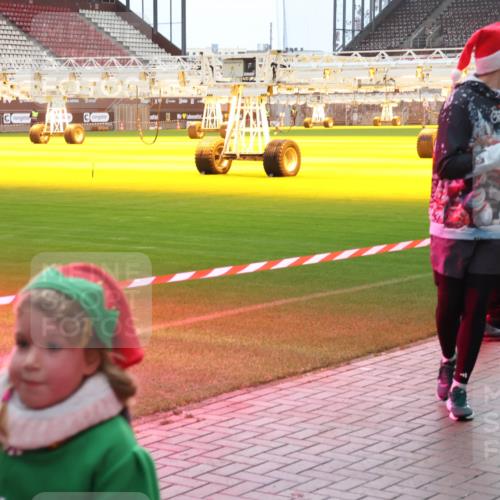 07.12.2025 - St. Pauli X-Mass-Run No. 15 Luisa Fischer http://msf.ph/oto/9382258 07.12.2025 10:48:38 Ziel 282, 472, 513, 553, 577, 633, 876, 1195, 1265, 1267, 1555, 2028, 2146, 2147, 2232, 2233, 2235, 2239, 2241, 2339, 2501, 2608, 2611, 2796, 2797, 2803, 3018, 3598, 4072, 4229, 4447, 4598, 4863 meine-sportfotos.de