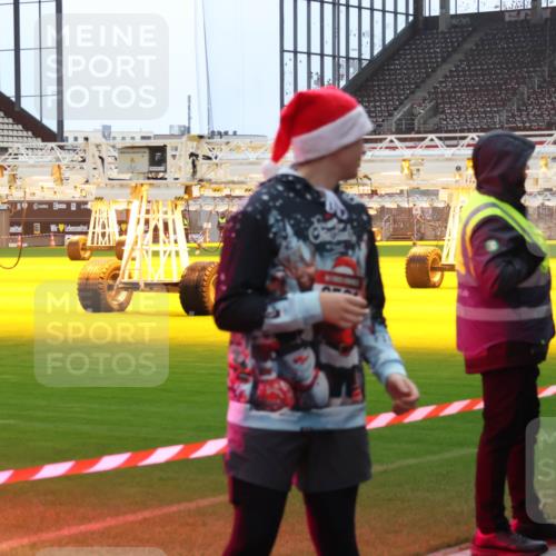 07.12.2025 - St. Pauli X-Mass-Run No. 15 Luisa Fischer http://msf.ph/oto/9382266 07.12.2025 10:48:39 Ziel 282, 472, 513, 553, 577, 633, 876, 1195, 1265, 1267, 1555, 2028, 2146, 2147, 2232, 2233, 2235, 2239, 2241, 2339, 2501, 2608, 2611, 2796, 2797, 2803, 3018, 3598, 4072, 4229, 4447, 4598, 4863 meine-sportfotos.de