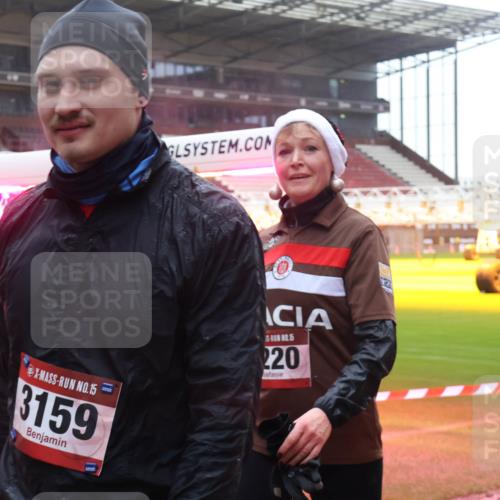 07.12.2025 - St. Pauli X-Mass-Run No. 15 Luisa Fischer http://msf.ph/oto/9382267 07.12.2025 11:22:13 Ziel 15, 3159, 15, 220, 98, 105, 111, 232, 241, 1284, 1297, 1549, 1775, 1779, 1902, 1904, 1907, 1939, 2033, 2197, 2473, 2474, 2579, 3073, 3159, 3474, 3475, 3820, 3821 meine-sportfotos.de
