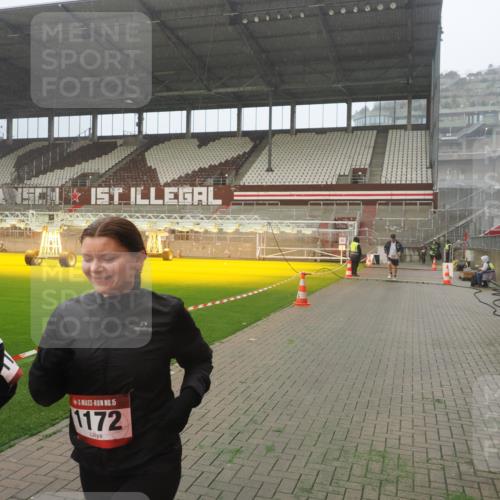 07.12.2025 - St. Pauli X-Mass-Run No. 15 Fabian Wolf http://msf.ph/oto/9382293 07.12.2025 10:09:43 Ziel 800, 1026, 1172, 1191 meine-sportfotos.de