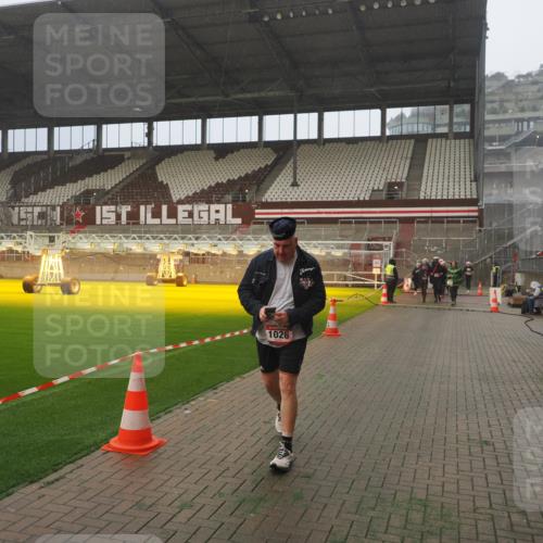 07.12.2025 - St. Pauli X-Mass-Run No. 15 Fabian Wolf http://msf.ph/oto/9382307 07.12.2025 10:09:50 Ziel 989, 1026, 1172, 1191, 1256, 1257, 1678 meine-sportfotos.de