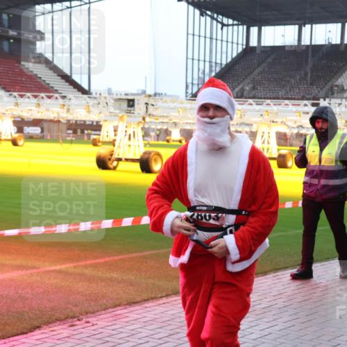 07.12.2025 - St. Pauli X-Mass-Run No. 15 Luisa Fischer http://msf.ph/oto/9382310 07.12.2025 10:48:50 Ziel 803, 233, 290, 472, 577, 633, 876, 935, 1009, 1087, 1188, 1189, 1195, 1265, 1267, 1515, 1516, 1517, 1521, 2028, 2146, 2147, 2232, 2233, 2235, 2239, 2241, 2268, 2269, 2339, 2501, 2796, 2797, 2803, 3017, 3018, 3019, 3346, 3598, 4229, 4447, 4598 meine-sportfotos.de