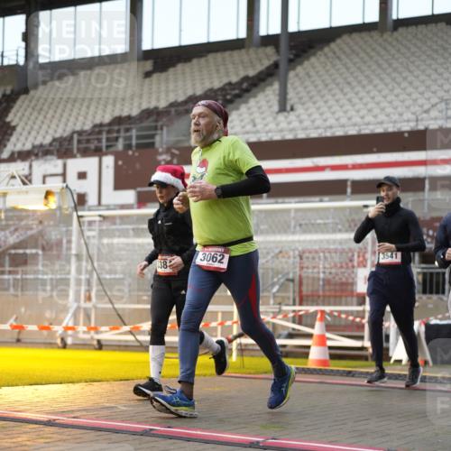 07.12.2025 - St. Pauli X-Mass-Run No. 15 Patografie http://msf.ph/oto/9382311 07.12.2025 10:21:16 Ziel 149, 270, 1326, 1386, 1407, 1898, 1900, 2173, 2565, 3062, 3384, 3540, 3541, 3848, 3849, 3984, 4117, 4338 meine-sportfotos.de