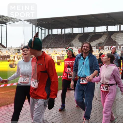 07.12.2025 - St. Pauli X-Mass-Run No. 15 Luisa Fischer http://msf.ph/oto/9382320 07.12.2025 11:22:29 Ziel 98, 5, 105, 111, 20, 2474, 2473, 232, 75, 1779, 1284, 1297, 1775, 1779, 1904, 1939, 2197, 2812, 3474, 3475, 3820, 3821 meine-sportfotos.de