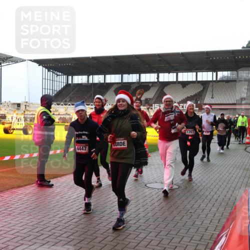 07.12.2025 - St. Pauli X-Mass-Run No. 15 Luisa Fischer http://msf.ph/oto/9382336 07.12.2025 10:48:58 Ziel 4447, 4500, 1267, 2233, 233, 290, 577, 590, 592, 633, 876, 935, 1009, 1087, 1188, 1189, 1195, 1265, 1267, 1515, 1516, 1517, 1521, 1895, 2028, 2146, 2147, 2232, 2233, 2235, 2239, 2241, 2268, 2269, 2339, 2501, 2512, 2515, 2796, 2797, 2803, 3017, 3018, 3019, 3346, 3598, 4229, 4447, 4598 meine-sportfotos.de