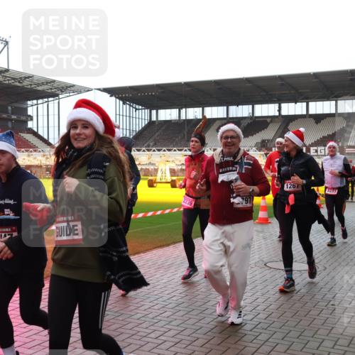 07.12.2025 - St. Pauli X-Mass-Run No. 15 Luisa Fischer http://msf.ph/oto/9382343 07.12.2025 10:48:59 Ziel 2239, 797, 1267, 2233, 4598, 233, 290, 577, 590, 592, 633, 876, 935, 1009, 1087, 1188, 1189, 1195, 1265, 1267, 1515, 1516, 1517, 1521, 1895, 2028, 2232, 2233, 2235, 2239, 2241, 2268, 2269, 2339, 2501, 2512, 2515, 2796, 2797, 2803, 3017, 3018, 3019, 3346, 3598, 4229, 4447, 4598 meine-sportfotos.de